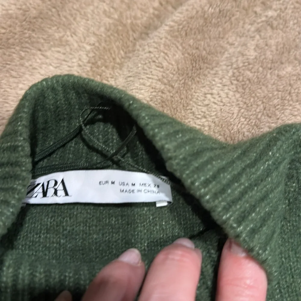 Zara Green Sweater and Skirt Set - Picture 6 of 9